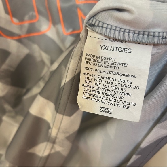 Under Armour Big Boys HeatGear top in Grey/White Size YXL - Picture 5 of 7